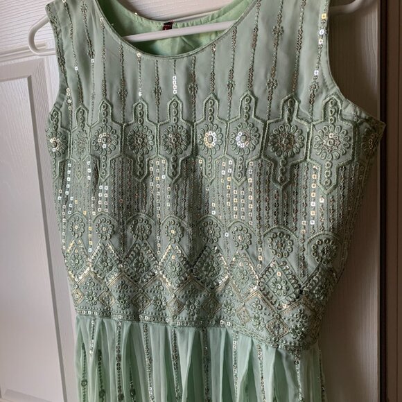 Naira Cut Kurta / Sharara / Indian wedding outfit - Picture 4 of 10